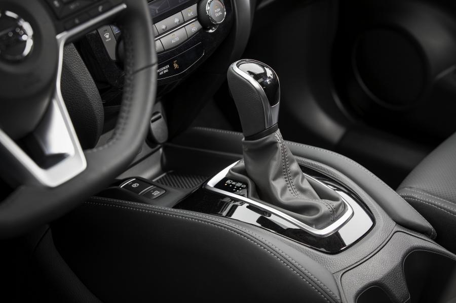 Детали интерьера Nissan Rogue Sport 2019 года  (фото 39 из 40)